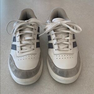 Adidas Men's White and Gray Courtblock Sneakers